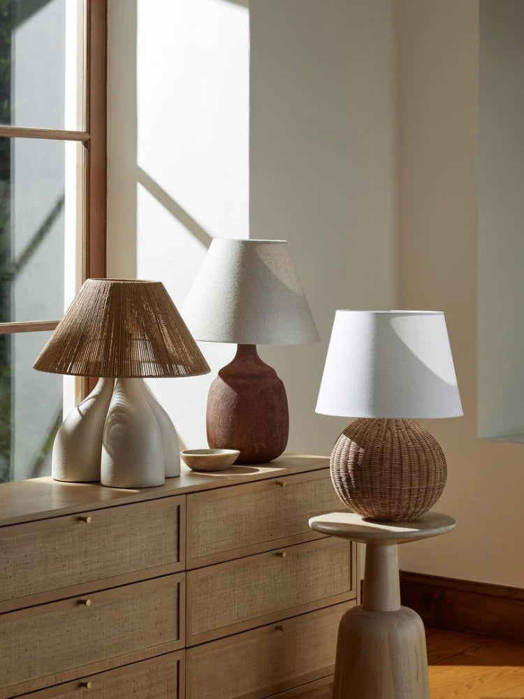 Japonês rattan lâmpada de mesa tecido abajur luzes led para sala estar decoração sofá quarto cabeceira noite suporte luminárias