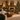 Sala elegante decorada para o Natal em verde e dourado