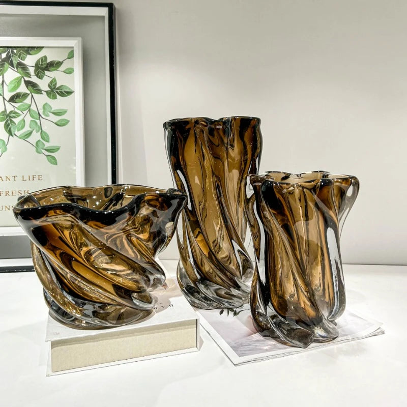 Café moderno vaso de vidro colorido, arranjo floral, decoração high-end, luxo, criativo, tábua espiral, luz, casa e escritório