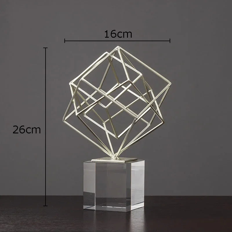 Estátua Geométrica de Metal