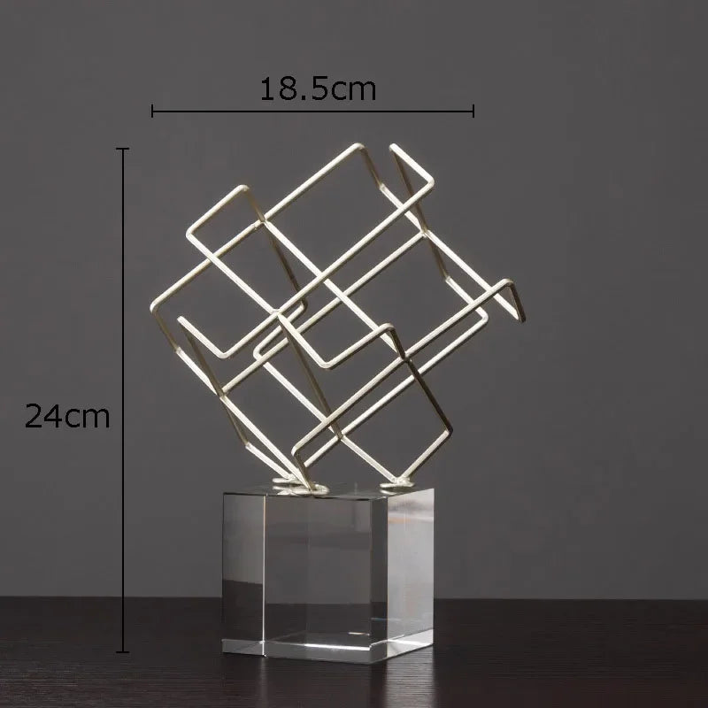 Estátua Geométrica de Metal