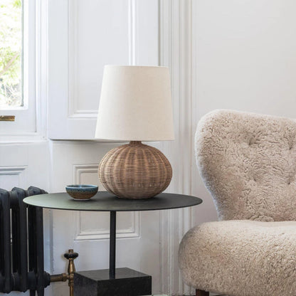 Japonês rattan lâmpada de mesa tecido abajur luzes led para sala estar decoração sofá quarto cabeceira noite suporte luminárias