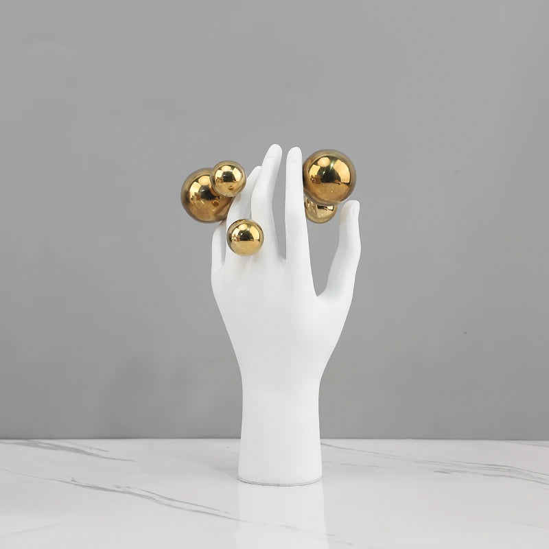 Escultura Decorativa Mãos com Esferas | Resina Dourada e Prata