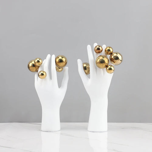 Figuras abstratas criativas escultura sala estética decoração bola dourada personagem decorativo mão palma artesanato decoração de mesa