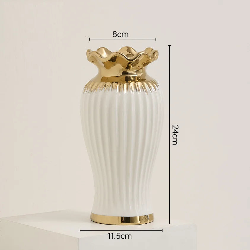 Vaso de Cerâmica Elegância Creme | Estilo Moderno com Detalhes Dourados