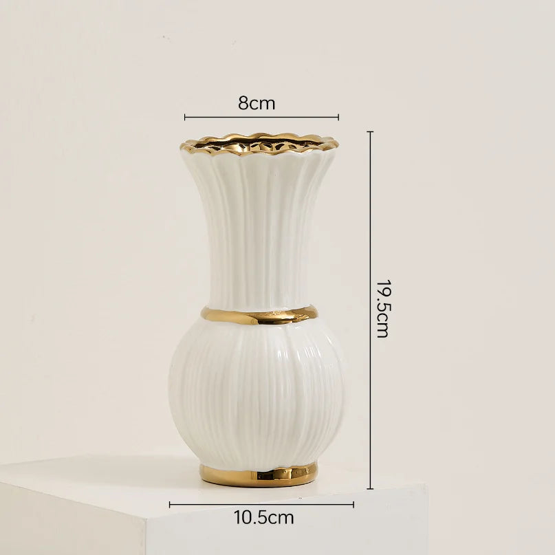 Vaso de Cerâmica Elegância Creme | Estilo Moderno com Detalhes Dourados
