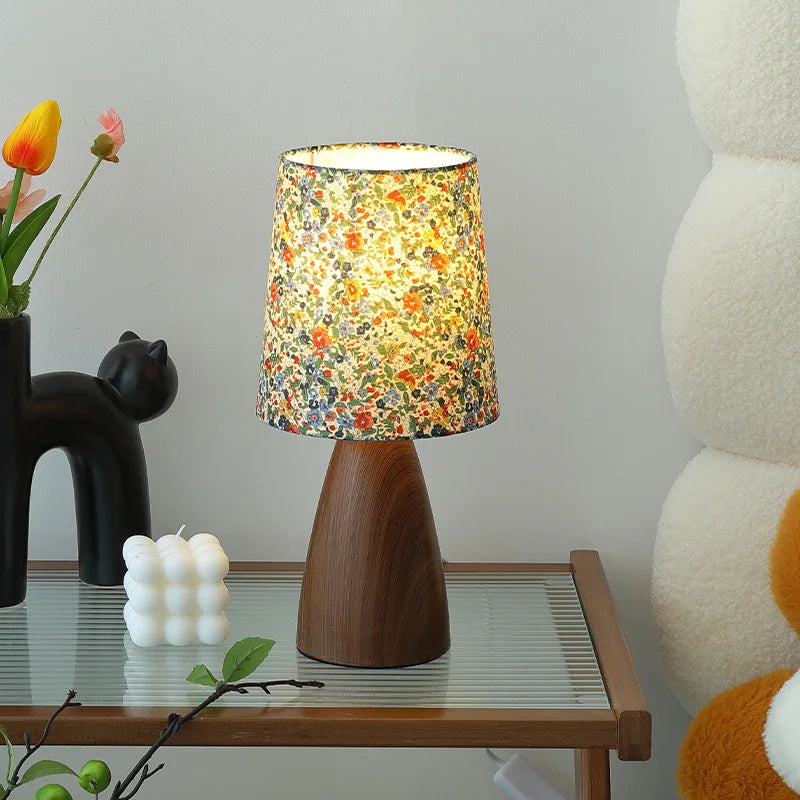 Francês retro floral estilo fresco lâmpada de mesa nordic retro quarto estudo sala leitura decoração candeeiro mesa pano cerâmica luzes led