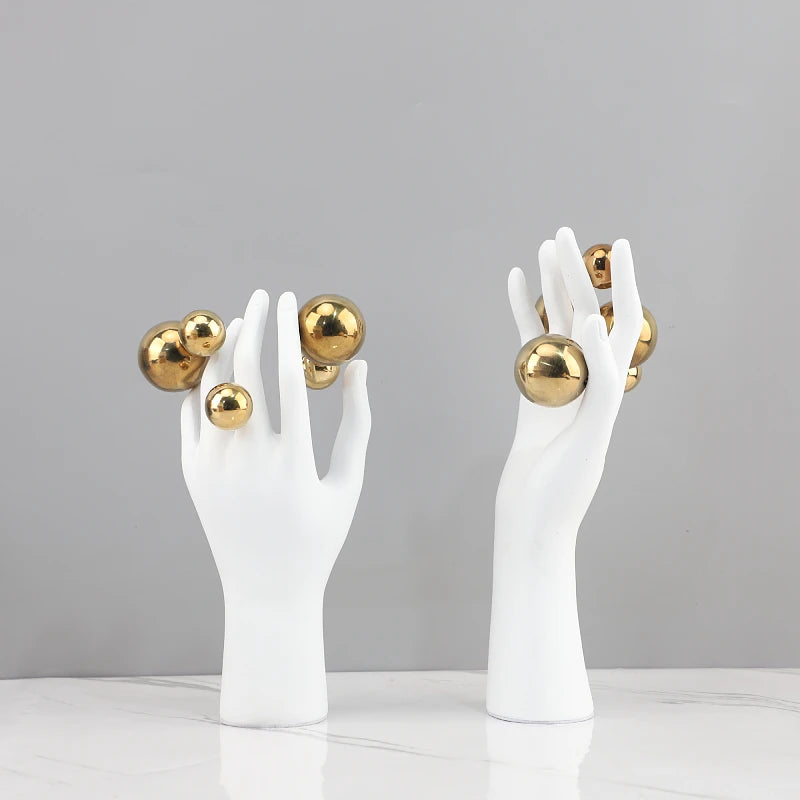 Figuras abstratas criativas escultura sala estética decoração bola dourada personagem decorativo mão palma artesanato decoração de mesa