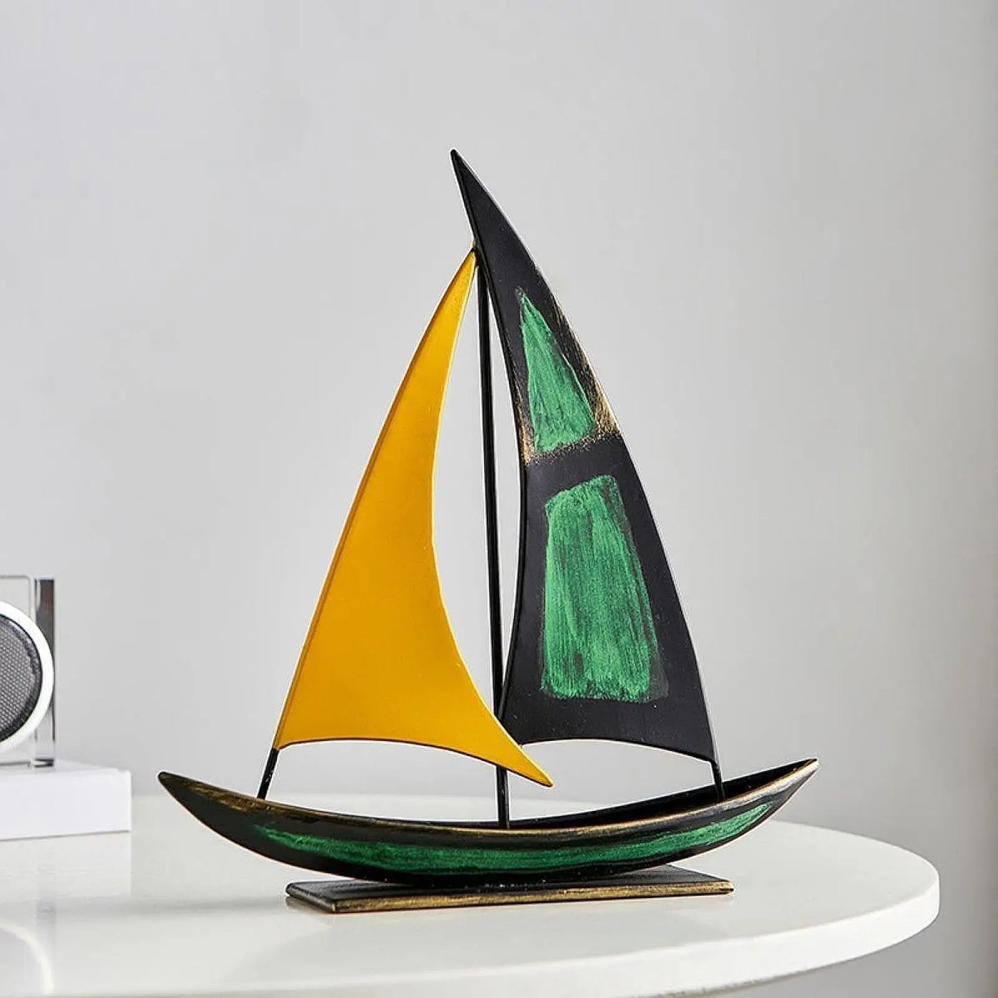Ferro veleiro escultura desktop barco estátua estatueta coleção para escritório casa armário mesa peça central sala de estar decoração