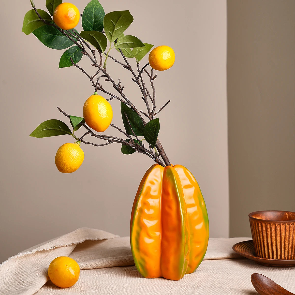 Vaso de Frutas em Resina Pintada à Mão