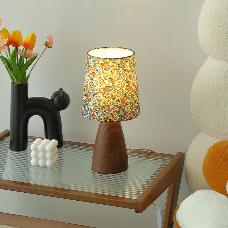 Francês retro floral estilo fresco lâmpada de mesa nordic retro quarto estudo sala leitura decoração candeeiro mesa pano cerâmica luzes led