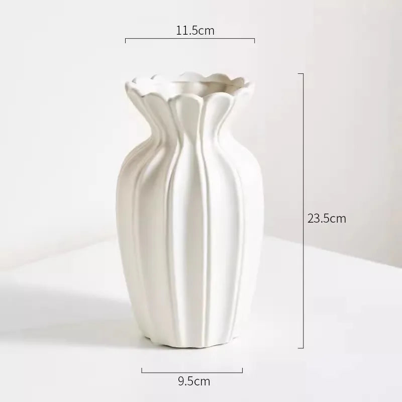 Vaso de cerâmica branco creme pintado em ouro retrô americano, sala de estar, mesa de centro, arranjo de flores, sensação sofisticada, água-bas