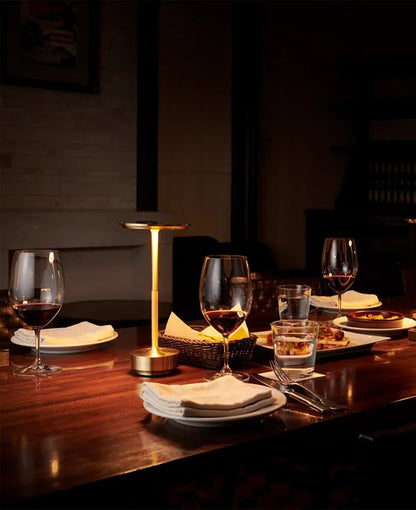 Luminária de Mesa LED com Carregamento USB e Toque Sensível