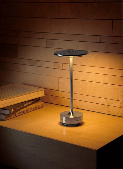 Luminária de Mesa LED com Carregamento USB e Toque Sensível